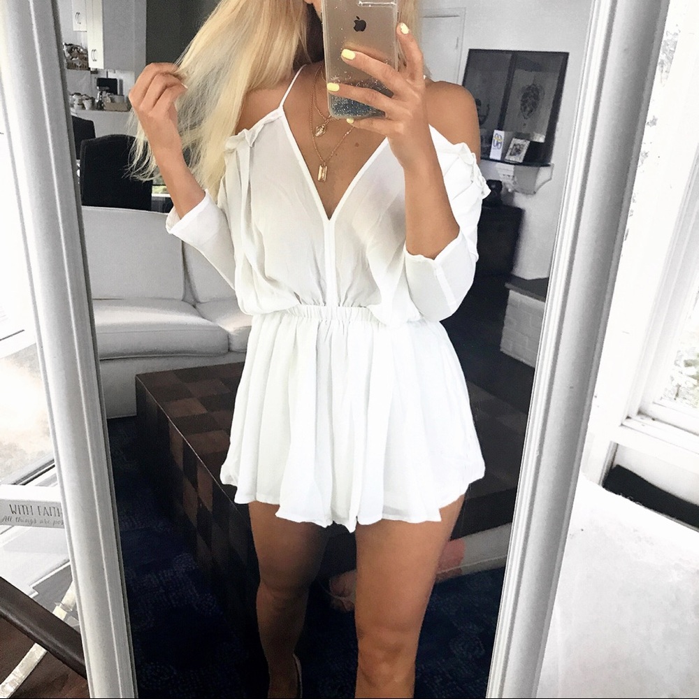 🆕 WHITE RUFFLE BARE SHOULDER ROMPER PLAYSUIT! - Picture 8 of 14